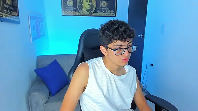 Snapshot of TylerWhite_ chatting on February 16, 2:54 am TylerWhite online show from February 16, 2:54 am