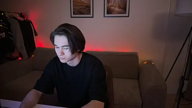 Snapshot of MarkusDean chatting on December 29, 10:25 pm MarkusDean online show from December 29, 10:25 pm