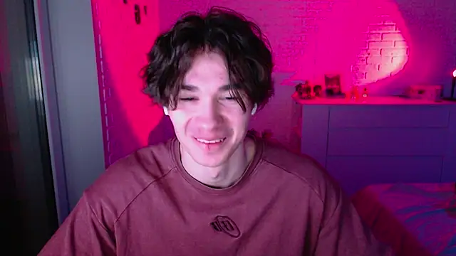 MarkusDean online show from April 21, 6:36 pm