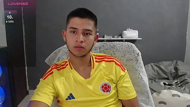 Snapshot of harold_18_ chatting on January 24, 8:00 pm harold 18 online show from January 24, 8:00 pm