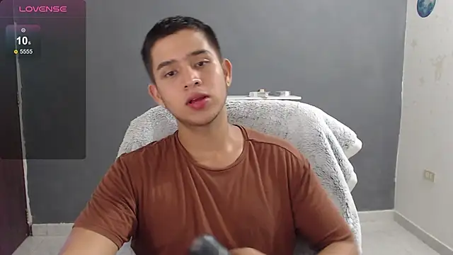 Snapshot of harold_18_ chatting on February 10, 8:00 pm harold 18 online show from February 10, 8:00 pm