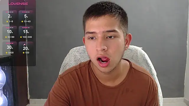 Snapshot of harold_18_ chatting on January 14, 8:04 pm harold 18 online show from January 14, 8:04 pm