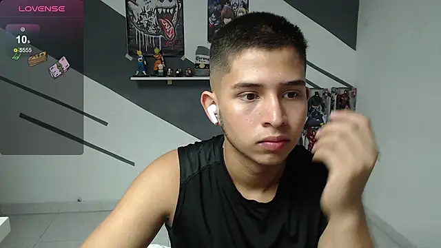 Snapshot of harold_18_ chatting on December 12, 6:42 pm harold 18 online show from December 12, 6:42 pm