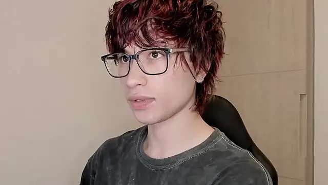 liamelf online show from February 10, 2:05 am