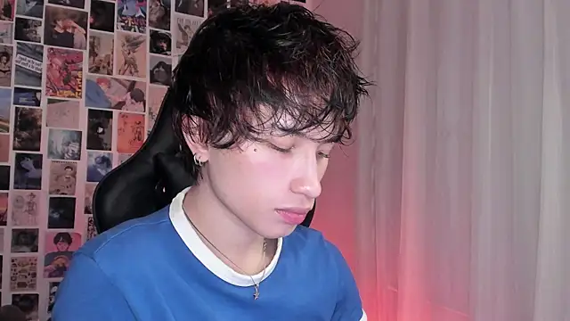 Snapshot of liamelf chatting on October 31, 6:04 am liamelf online show from October 31, 6:04 am