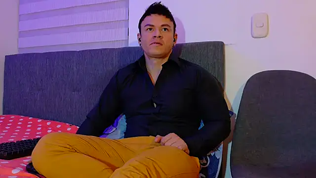 Snapshot of MarksMuscle chatting on September 12, 5:18 am MarksMuscle online show from September 12, 5:18 am