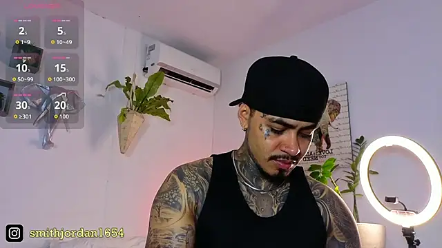 JordanSmiith  online show from November 10, 8:58 pm