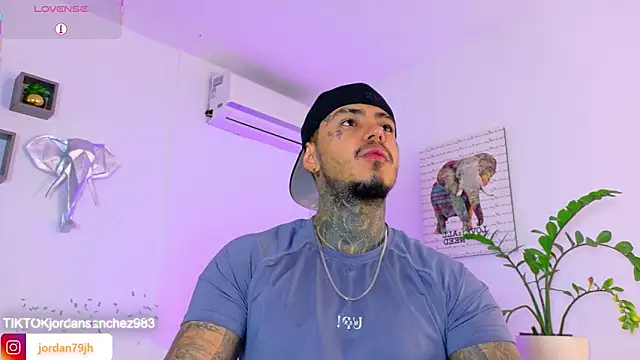 JordanSmiith  online show from June 8, 8:10 pm