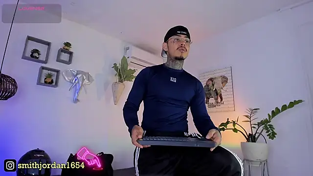 Snapshot of JordanSmiith_ chatting on March 17, 8:51 pm JordanSmiith online show from March 17, 8:51 pm