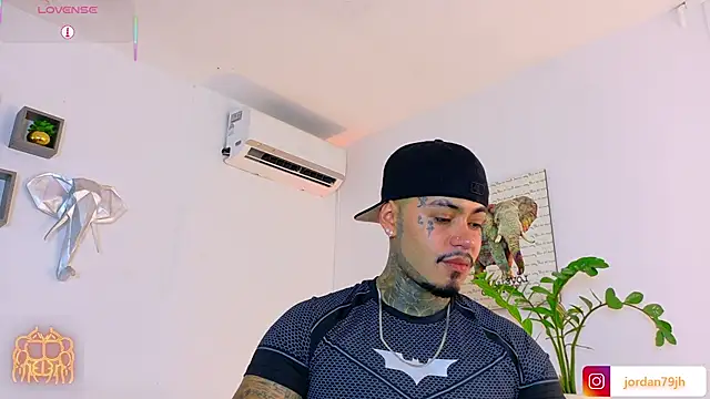 JordanSmiith  online show from July 21, 10:12 pm