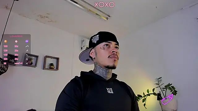 Snapshot of JordanSmiith_ chatting on February 1, 8:26 pm JordanSmiith online show from February 1, 8:26 pm