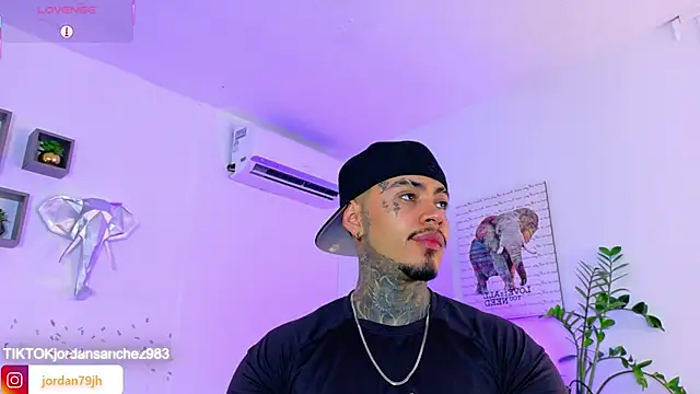 JordanSmiith  online show from April 23, 9:28 pm