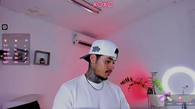 Snapshot of JordanSmiith_ chatting on January 25, 8:31 pm JordanSmiith online show from January 25, 8:31 pm