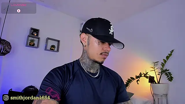 Snapshot of JordanSmiith_ chatting on March 7, 8:44 pm JordanSmiith online show from March 7, 8:44 pm