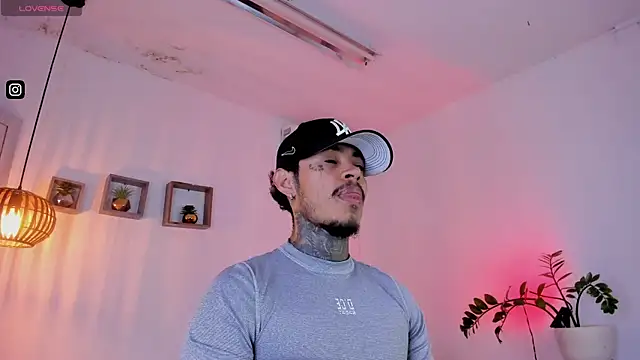 Snapshot of JordanSmiith_ chatting on January 27, 9:00 pm JordanSmiith online show from January 27, 9:00 pm