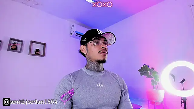 Snapshot of JordanSmiith_ chatting on January 8, 9:44 pm JordanSmiith online show from January 8, 9:44 pm