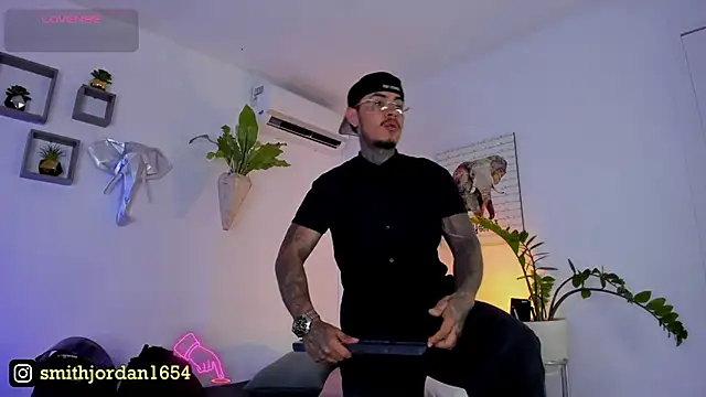 Snapshot of JordanSmiith_ chatting on March 22, 8:37 pm JordanSmiith online show from March 22, 8:37 pm