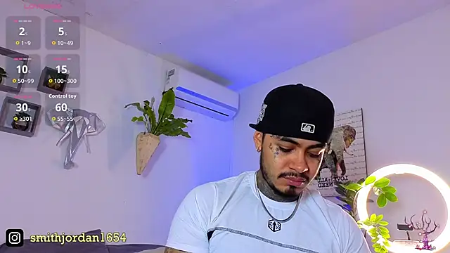 Snapshot of JordanSmiith_ chatting on October 11, 9:30 pm JordanSmiith online show from October 11, 9:30 pm