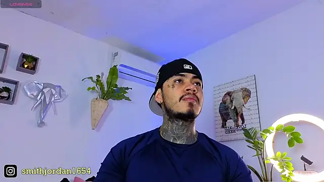 Snapshot of JordanSmiith_ chatting on October 14, 8:38 pm JordanSmiith online show from October 14, 8:38 pm