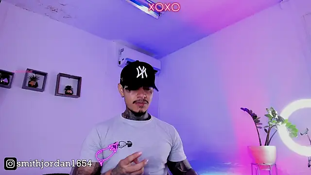 Snapshot of JordanSmiith_ chatting on January 7, 9:46 pm JordanSmiith online show from January 7, 9:46 pm