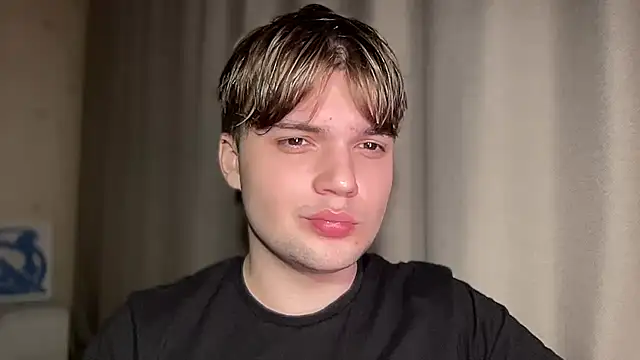 superfluboy  online show from February 26, 3:30 pm