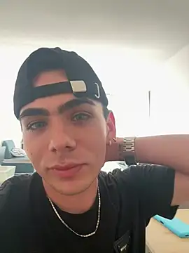 Snapshot of Jey_keler1 chatting on February 19, 9:47 pm Jey keler1 online show from February 19, 9:47 pm