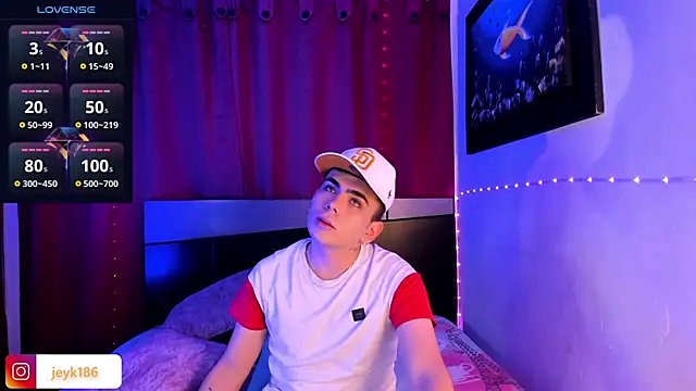 Snapshot of Jey_keler1 chatting on February 12, 12:48 am Jey keler1 online show from February 12, 12:48 am