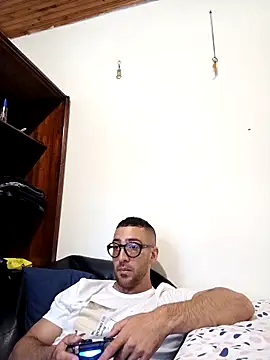 Snapshot of sebasxx97 chatting on October 10, 1:49 pm sebasxx97 online show from October 10, 1:49 pm