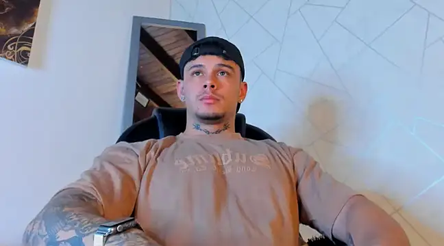 NoahhBrown online show from March 8, 3:16 am