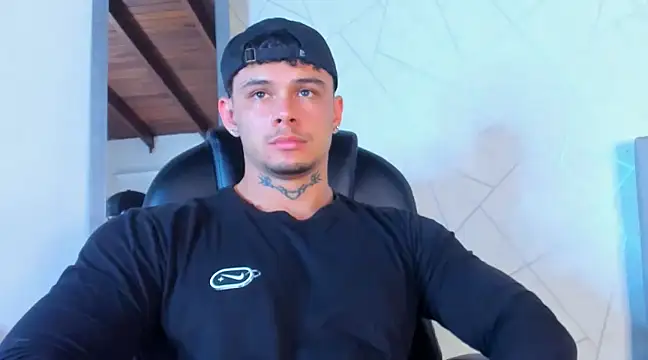 NoahhBrown online show from March 6, 3:13 am