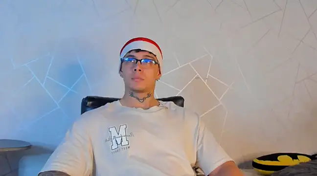 NoahhBrown online show from December 3, 3:18 am