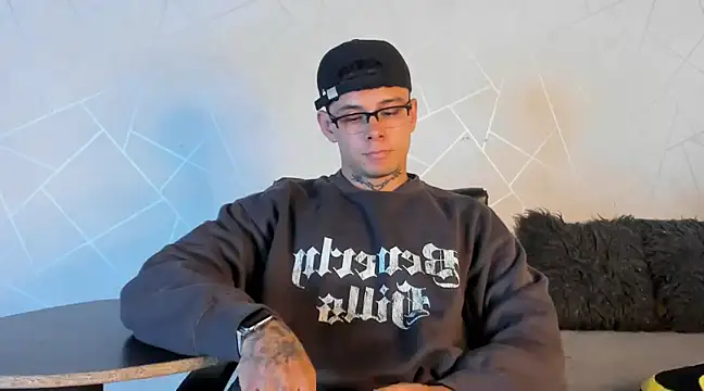 NoahhBrown online show from January 7, 10:41 pm