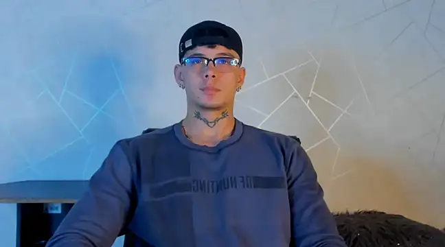 NoahhBrown online show from December 10, 3:08 am