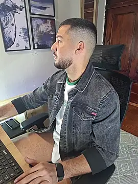 HenryBenso online show from October 26, 4:31 pm