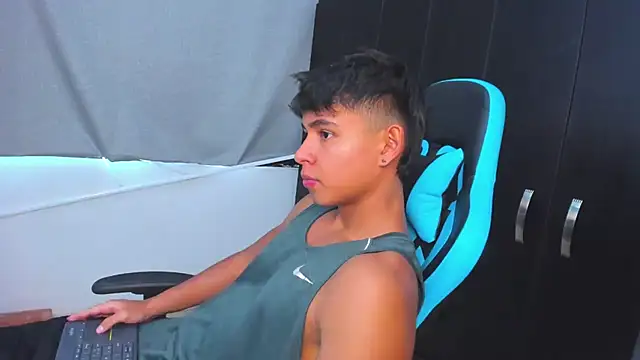 Bray Kevin online show from November 19, 9:36 pm