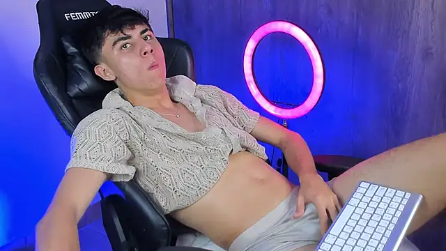 Demian cute18 online show from February 25, 8:15 am