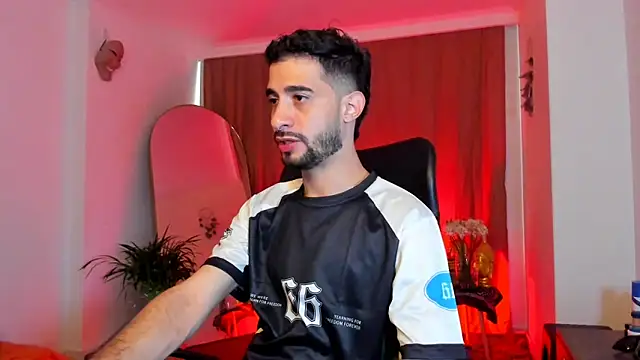 Your  hero1 online show from November 5, 5:15 pm