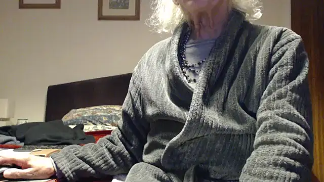 WaverlyKernow online show from October 26, 7:38 pm