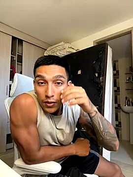 Snapshot of sendfer chatting on September 29, 8:16 pm sendfer online show from September 29, 8:16 pm