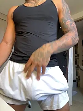 Snapshot of sendfer chatting on September 30, 8:23 pm sendfer online show from September 30, 8:23 pm