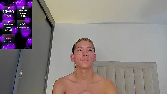 JulianRose 1 online show from November 19, 8:52 pm