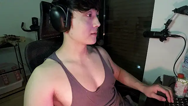 Tkcqcc online show from April 22, 2:44 pm