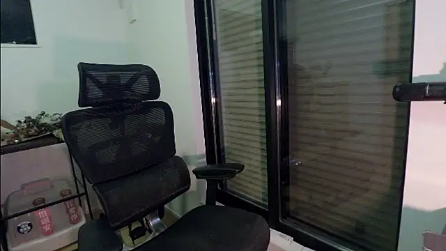 Tkcqcc online show from April 20, 2:52 pm