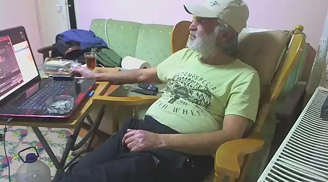 Snapshot of zormen355 chatting on January 21, 6:33 pm zormen355 online show from January 21, 6:33 pm