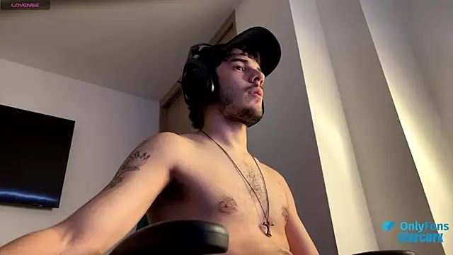 ilytheo online show from October 13, 7:20 pm