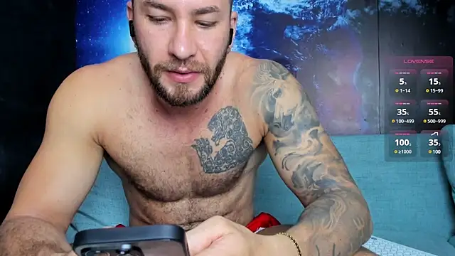Snapshot of delessandro_world chatting on March 22, 12:28 am delessandro world online show from March 22, 12:28 am