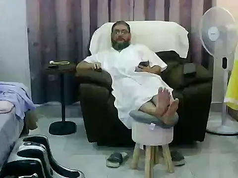 largepanny online show from March 26, 5:50 pm