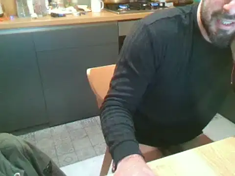 Snapshot of giorgakaci69 chatting on December 30, 2:08 pm giorgakaci69 online show from December 30, 2:08 pm