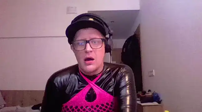 Snapshot of Bigthroaterboy chatting on March 16, 7:04 am Bigthroaterboy online show from March 16, 7:04 am