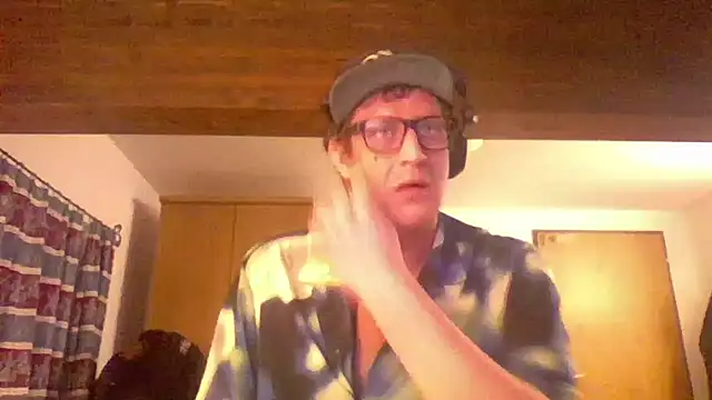 Snapshot of Bigthroaterboy chatting on December 24, 6:06 pm Bigthroaterboy online show from December 24, 6:06 pm